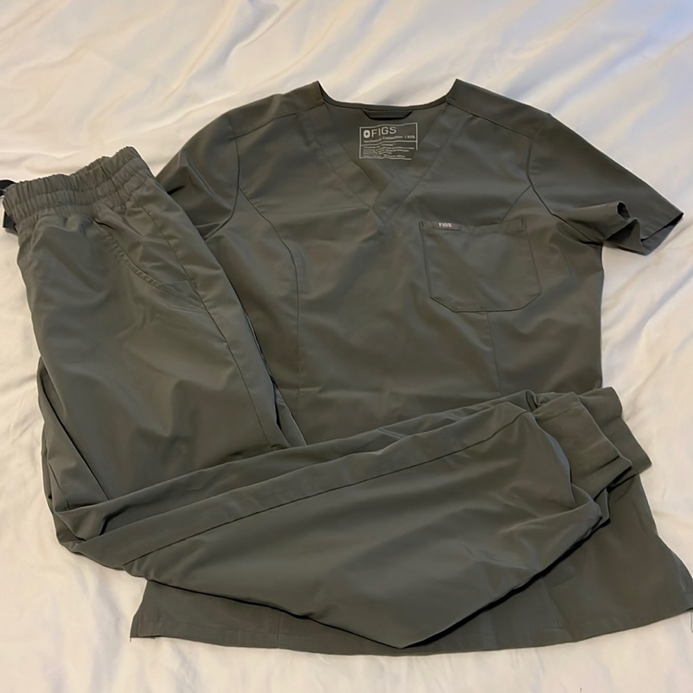 Figs: LIMITED EDITION technical set! XXS high waisted jogger, XXS one pocket top